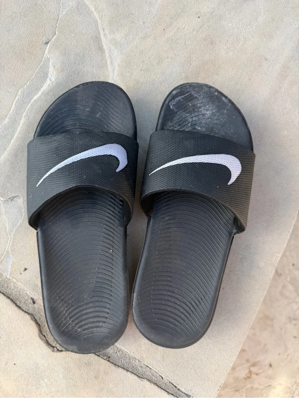 Nike Kids Kawa sports slide black size 5y